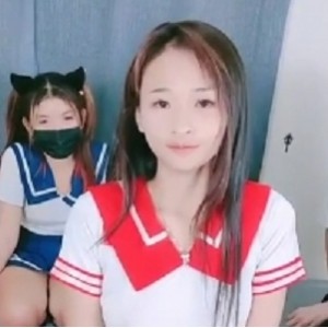 泰国直播-4女1男1人妖-3女-po chu之夜-1v+708M-百度盘